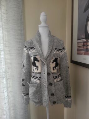 BLUENOTES Gray Shawl Cottage Collar Cardigan with Horse Motif